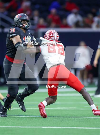 Thumbnail 2 in Terrell vs. Melissa (UIL 5A Regional Semi-Finals) photogallery.