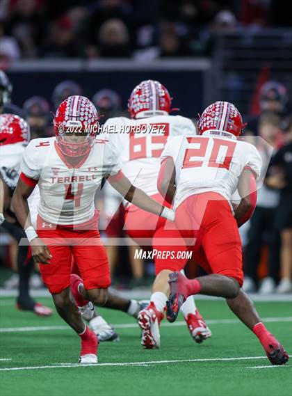 Thumbnail 3 in Terrell vs. Melissa (UIL 5A Regional Semi-Finals) photogallery.