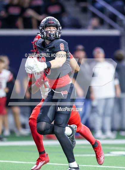 Thumbnail 3 in Terrell vs. Melissa (UIL 5A Regional Semi-Finals) photogallery.