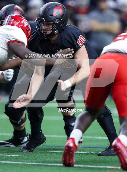 Thumbnail 1 in Terrell vs. Melissa (UIL 5A Regional Semi-Finals) photogallery.