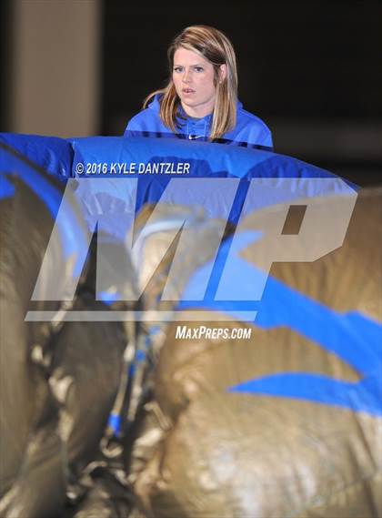 Thumbnail 1 in Leonard vs. Nocona (UIL 3A Division 2 Region 2 bi-district) photogallery.