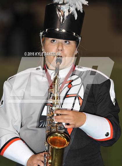 Thumbnail 2 in Leonard vs. Nocona (UIL 3A Division 2 Region 2 bi-district) photogallery.