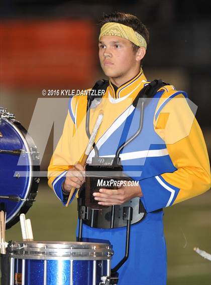 Thumbnail 1 in Leonard vs. Nocona (UIL 3A Division 2 Region 2 bi-district) photogallery.