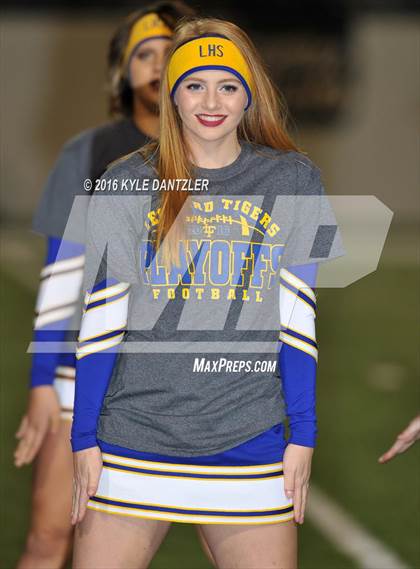 Thumbnail 2 in Leonard vs. Nocona (UIL 3A Division 2 Region 2 bi-district) photogallery.