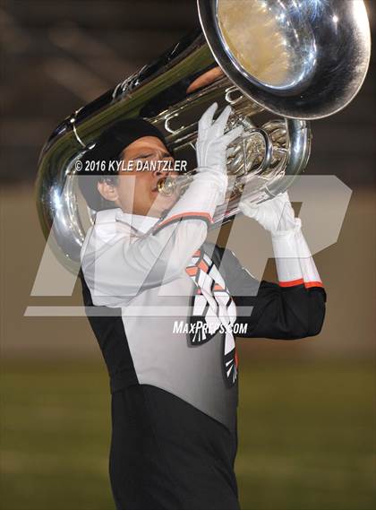 Thumbnail 3 in Leonard vs. Nocona (UIL 3A Division 2 Region 2 bi-district) photogallery.