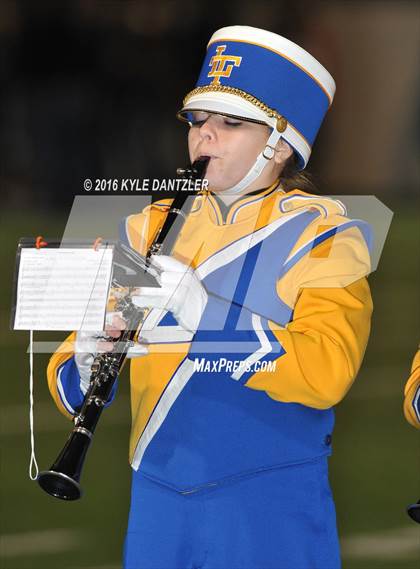 Thumbnail 1 in Leonard vs. Nocona (UIL 3A Division 2 Region 2 bi-district) photogallery.