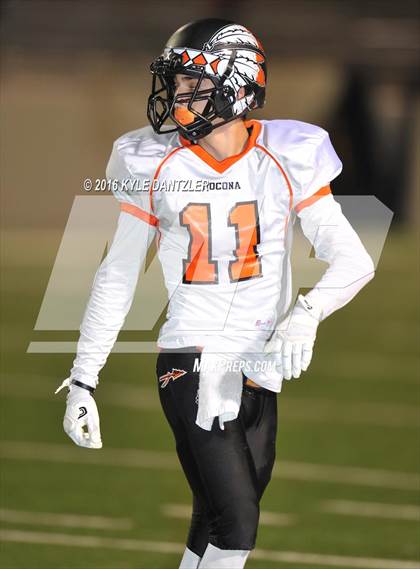 Thumbnail 1 in Leonard vs. Nocona (UIL 3A Division 2 Region 2 bi-district) photogallery.
