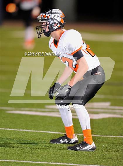Thumbnail 3 in Leonard vs. Nocona (UIL 3A Division 2 Region 2 bi-district) photogallery.