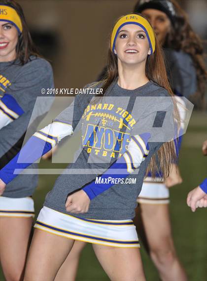 Thumbnail 1 in Leonard vs. Nocona (UIL 3A Division 2 Region 2 bi-district) photogallery.