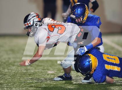 Thumbnail 3 in Leonard vs. Nocona (UIL 3A Division 2 Region 2 bi-district) photogallery.
