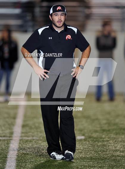 Thumbnail 1 in Leonard vs. Nocona (UIL 3A Division 2 Region 2 bi-district) photogallery.