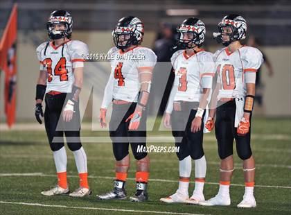 Thumbnail 2 in Leonard vs. Nocona (UIL 3A Division 2 Region 2 bi-district) photogallery.