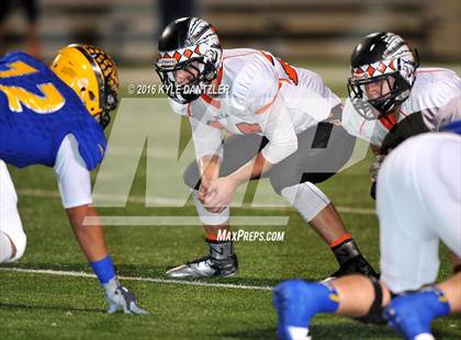 Thumbnail 2 in Leonard vs. Nocona (UIL 3A Division 2 Region 2 bi-district) photogallery.