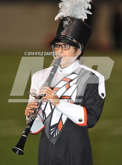 Thumbnail 3 in Leonard vs. Nocona (UIL 3A Division 2 Region 2 bi-district) photogallery.