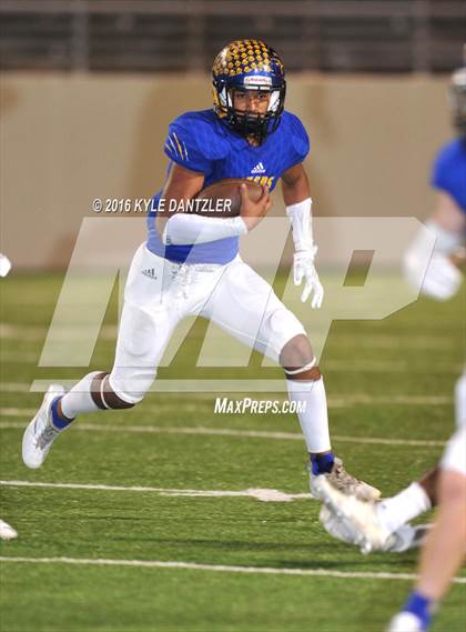 Thumbnail 3 in Leonard vs. Nocona (UIL 3A Division 2 Region 2 bi-district) photogallery.