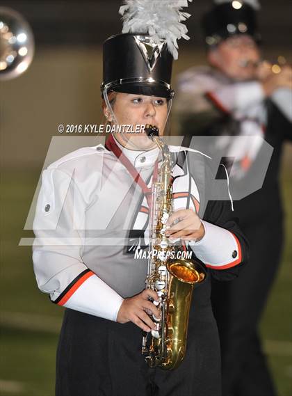 Thumbnail 1 in Leonard vs. Nocona (UIL 3A Division 2 Region 2 bi-district) photogallery.