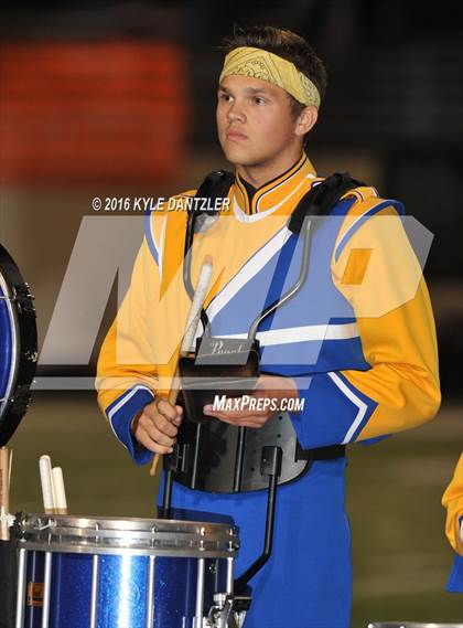 Thumbnail 2 in Leonard vs. Nocona (UIL 3A Division 2 Region 2 bi-district) photogallery.