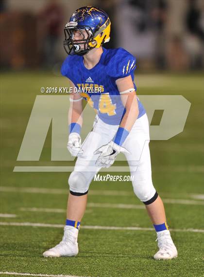 Thumbnail 1 in Leonard vs. Nocona (UIL 3A Division 2 Region 2 bi-district) photogallery.