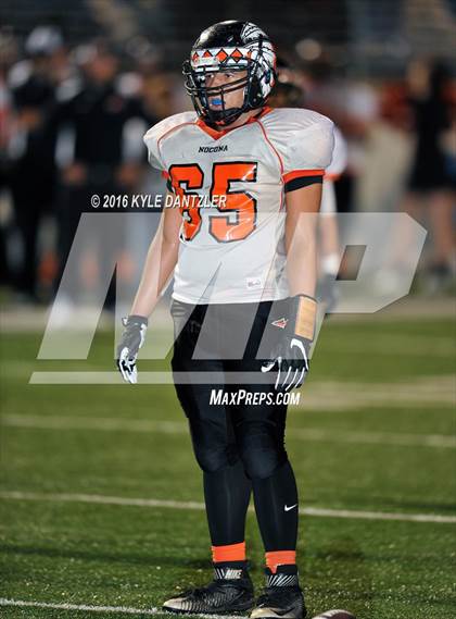 Thumbnail 1 in Leonard vs. Nocona (UIL 3A Division 2 Region 2 bi-district) photogallery.