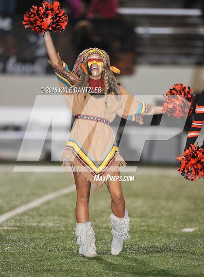 Thumbnail 3 in Leonard vs. Nocona (UIL 3A Division 2 Region 2 bi-district) photogallery.