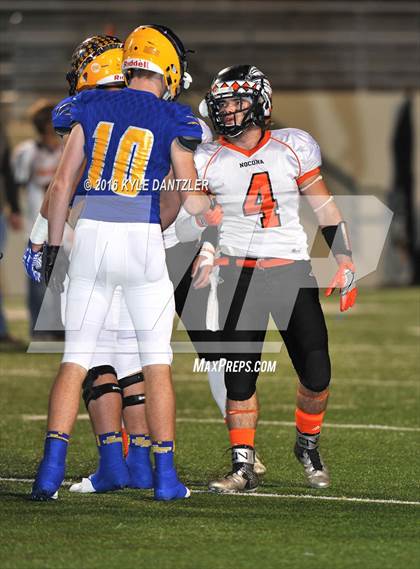 Thumbnail 1 in Leonard vs. Nocona (UIL 3A Division 2 Region 2 bi-district) photogallery.