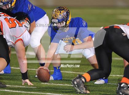 Thumbnail 3 in Leonard vs. Nocona (UIL 3A Division 2 Region 2 bi-district) photogallery.