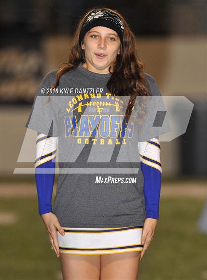 Thumbnail 2 in Leonard vs. Nocona (UIL 3A Division 2 Region 2 bi-district) photogallery.