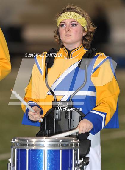 Thumbnail 2 in Leonard vs. Nocona (UIL 3A Division 2 Region 2 bi-district) photogallery.