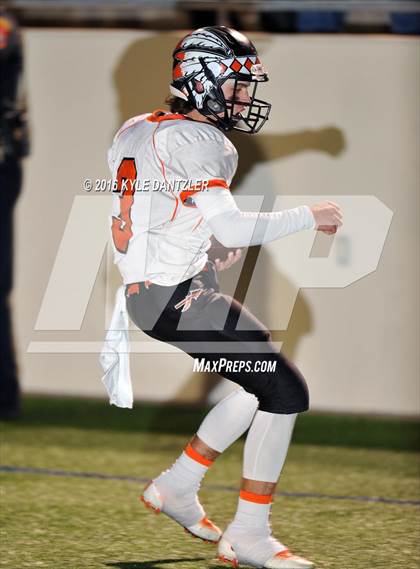 Thumbnail 3 in Leonard vs. Nocona (UIL 3A Division 2 Region 2 bi-district) photogallery.