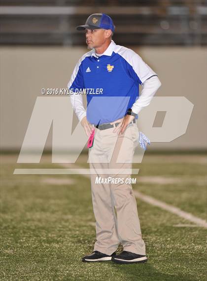 Thumbnail 2 in Leonard vs. Nocona (UIL 3A Division 2 Region 2 bi-district) photogallery.
