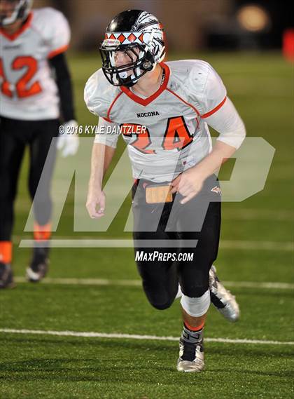 Thumbnail 1 in Leonard vs. Nocona (UIL 3A Division 2 Region 2 bi-district) photogallery.