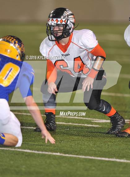 Thumbnail 3 in Leonard vs. Nocona (UIL 3A Division 2 Region 2 bi-district) photogallery.