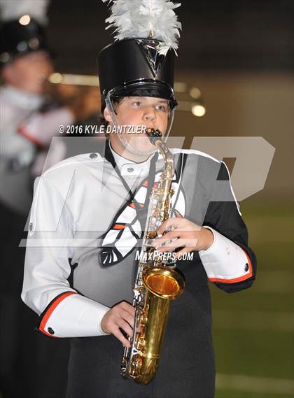Thumbnail 2 in Leonard vs. Nocona (UIL 3A Division 2 Region 2 bi-district) photogallery.
