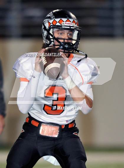 Thumbnail 3 in Leonard vs. Nocona (UIL 3A Division 2 Region 2 bi-district) photogallery.