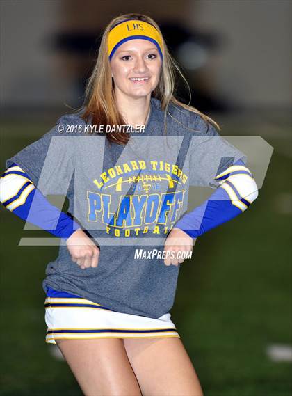 Thumbnail 2 in Leonard vs. Nocona (UIL 3A Division 2 Region 2 bi-district) photogallery.
