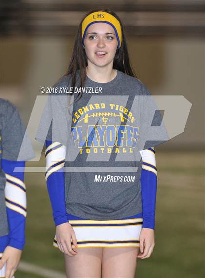 Thumbnail 3 in Leonard vs. Nocona (UIL 3A Division 2 Region 2 bi-district) photogallery.