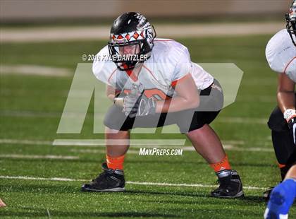 Thumbnail 2 in Leonard vs. Nocona (UIL 3A Division 2 Region 2 bi-district) photogallery.