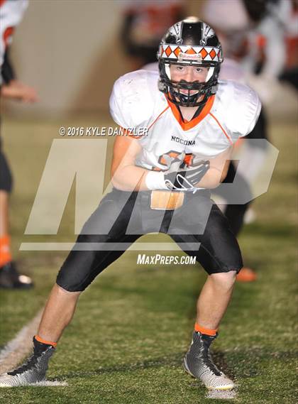Thumbnail 1 in Leonard vs. Nocona (UIL 3A Division 2 Region 2 bi-district) photogallery.