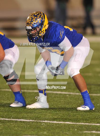 Thumbnail 1 in Leonard vs. Nocona (UIL 3A Division 2 Region 2 bi-district) photogallery.