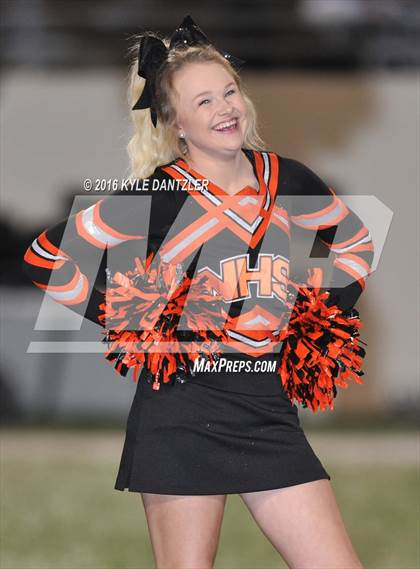 Thumbnail 2 in Leonard vs. Nocona (UIL 3A Division 2 Region 2 bi-district) photogallery.