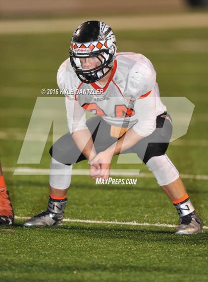 Thumbnail 3 in Leonard vs. Nocona (UIL 3A Division 2 Region 2 bi-district) photogallery.