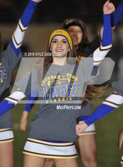 Thumbnail 3 in Leonard vs. Nocona (UIL 3A Division 2 Region 2 bi-district) photogallery.