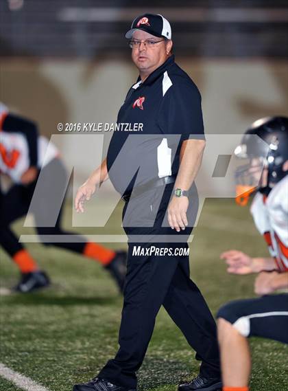 Thumbnail 2 in Leonard vs. Nocona (UIL 3A Division 2 Region 2 bi-district) photogallery.