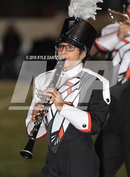 Thumbnail 1 in Leonard vs. Nocona (UIL 3A Division 2 Region 2 bi-district) photogallery.
