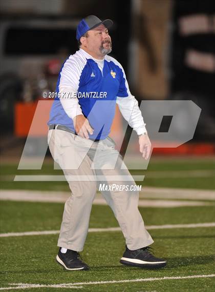 Thumbnail 2 in Leonard vs. Nocona (UIL 3A Division 2 Region 2 bi-district) photogallery.