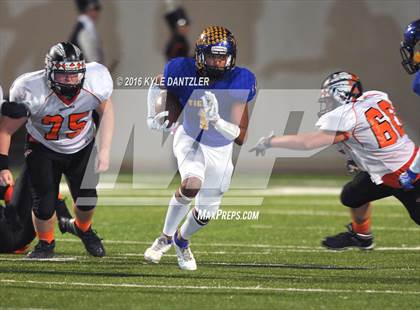 Thumbnail 1 in Leonard vs. Nocona (UIL 3A Division 2 Region 2 bi-district) photogallery.