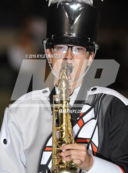 Thumbnail 3 in Leonard vs. Nocona (UIL 3A Division 2 Region 2 bi-district) photogallery.