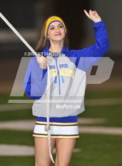 Thumbnail 3 in Leonard vs. Nocona (UIL 3A Division 2 Region 2 bi-district) photogallery.