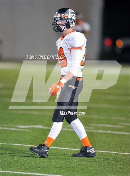 Thumbnail 2 in Leonard vs. Nocona (UIL 3A Division 2 Region 2 bi-district) photogallery.