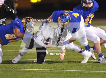 Thumbnail 2 in Leonard vs. Nocona (UIL 3A Division 2 Region 2 bi-district) photogallery.